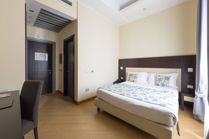 Hotel Naples
