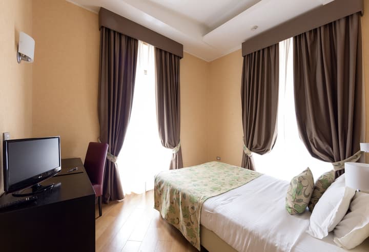 Hotel Naples