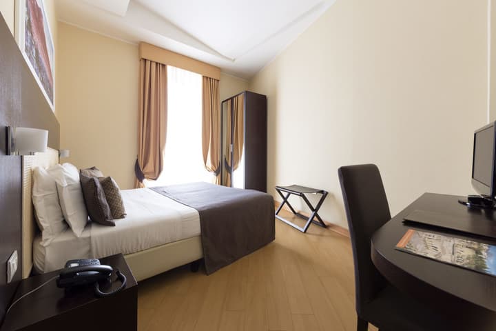 Hotel Naples