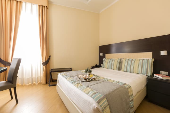 Hotel Naples