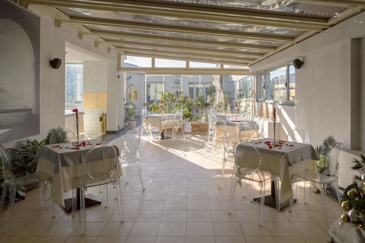 Hotel Naples
