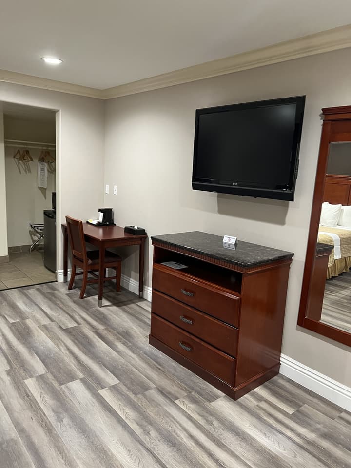 Travelodge by Wyndham Brea