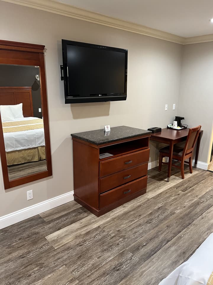 Travelodge by Wyndham Brea