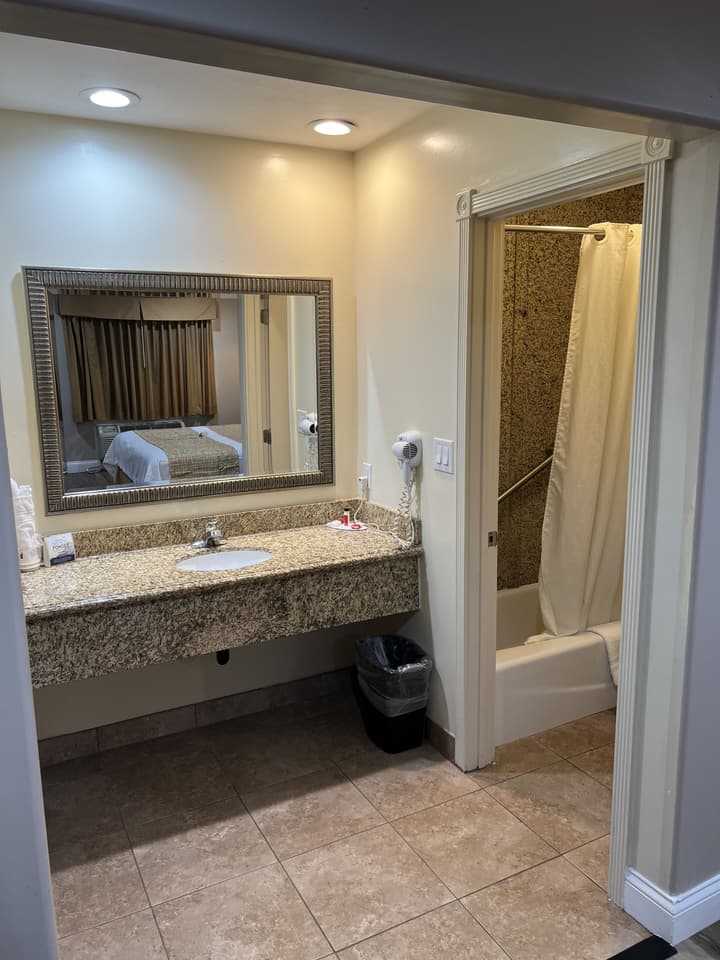 Travelodge by Wyndham Brea