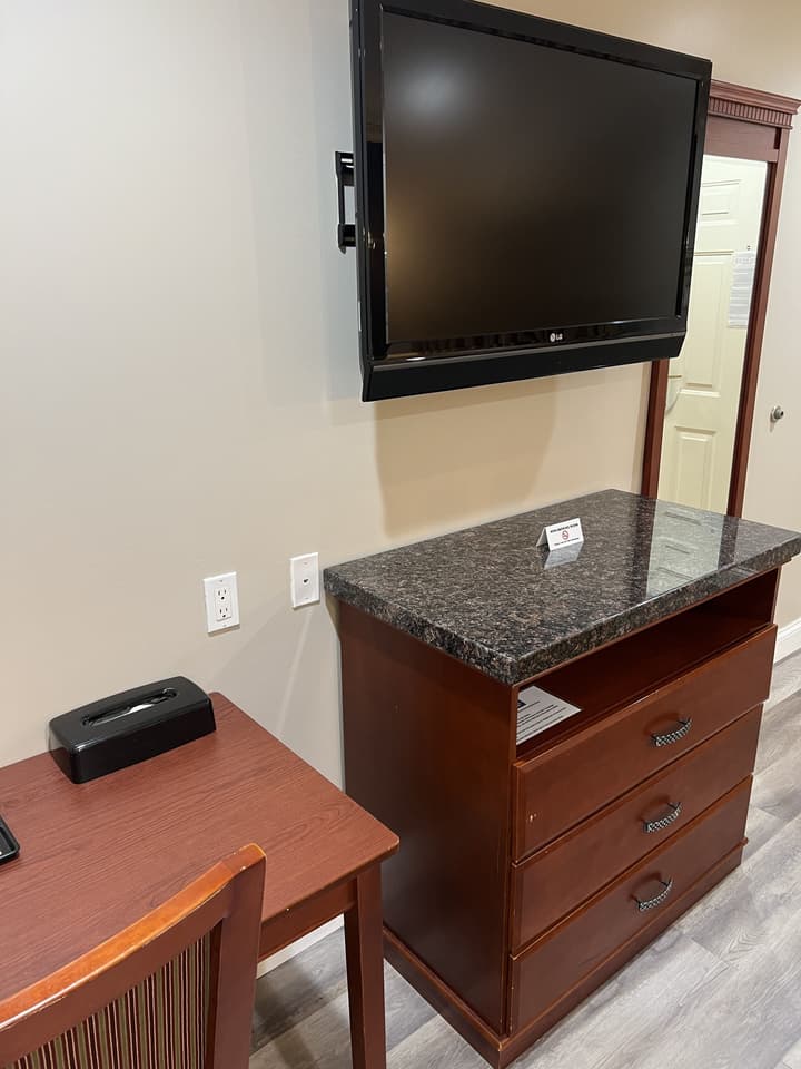 Travelodge by Wyndham Brea