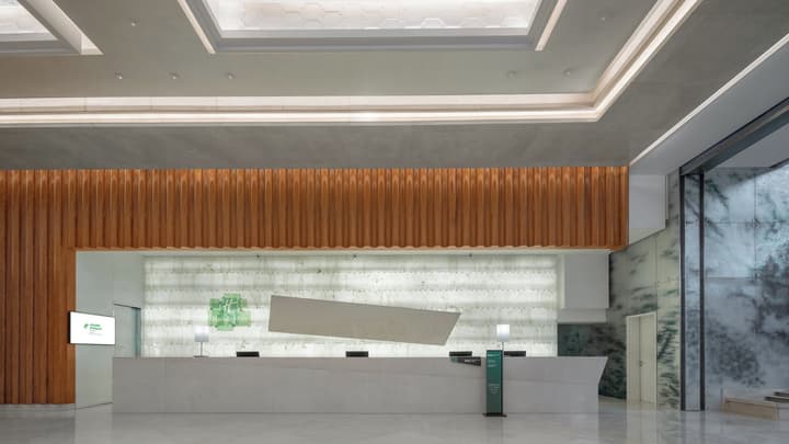 Holiday Inn Beijing Focus Square by IHG
