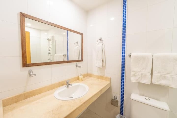 Basic Hotel Centenario by Hoteles MS