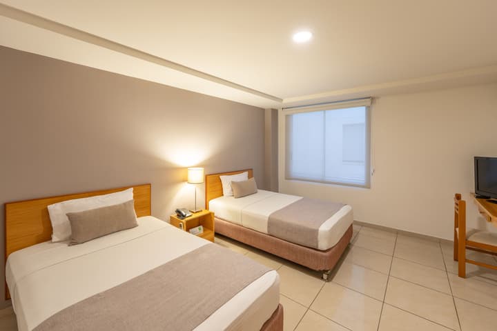 Basic Hotel Centenario by Hoteles MS