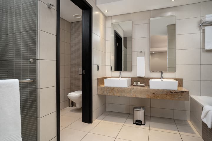 Premier Hotel OR Tambo