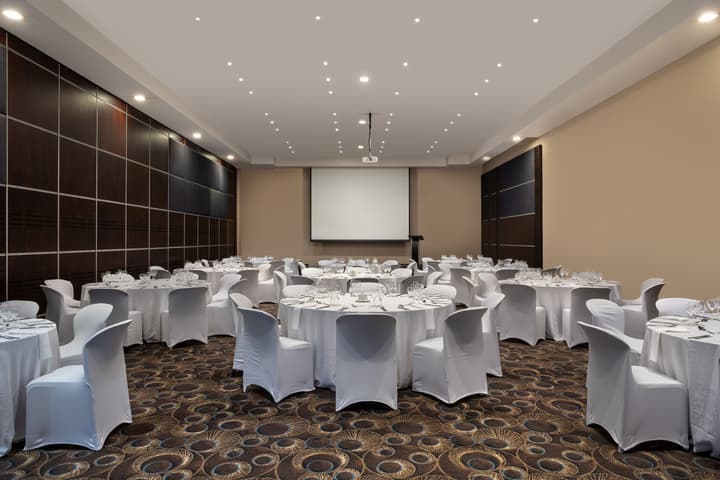 Premier Hotel OR Tambo