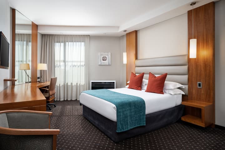 Premier Hotel OR Tambo