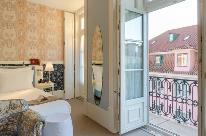 Lx Boutique Hotel