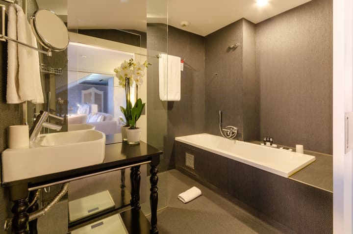 Lx Boutique Hotel