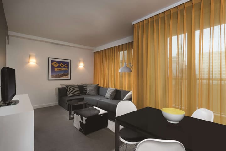 Adina Apartment Hotel Berlin Hackescher Markt
