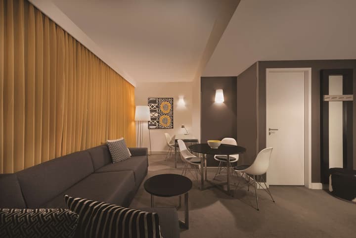 Adina Apartment Hotel Berlin Hackescher Markt