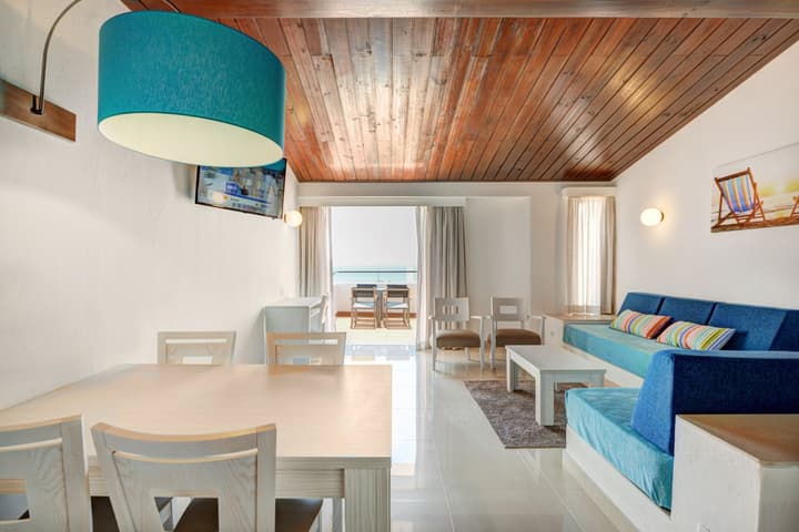 3HB Golden Beach