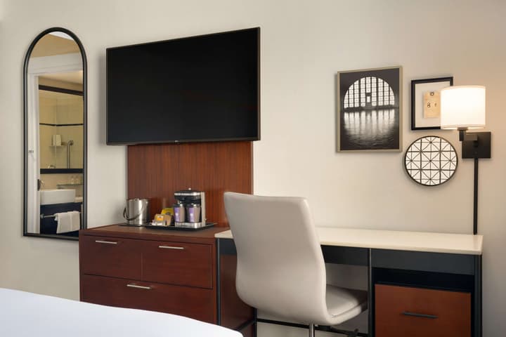 DoubleTree by Hilton New York Downtown