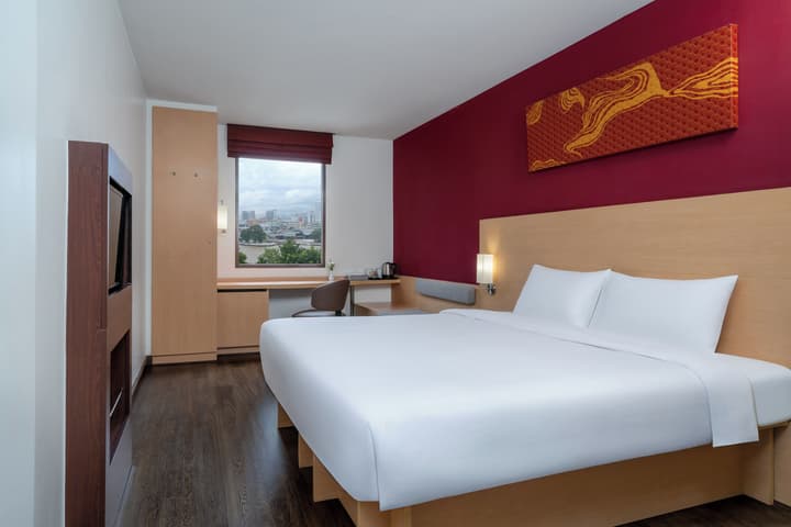 ibis Bangkok Riverside