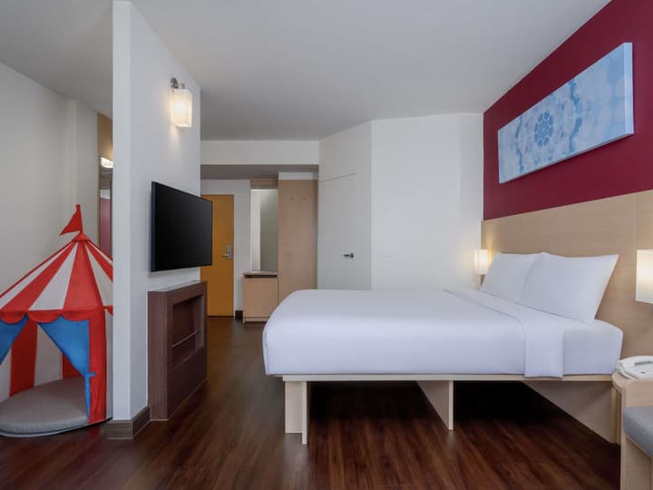 ibis Bangkok Riverside
