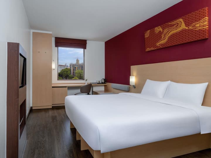 ibis Bangkok Riverside