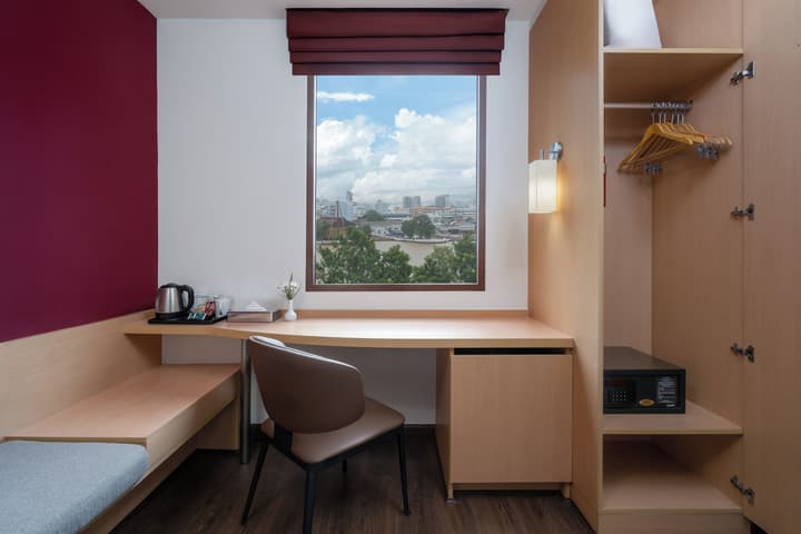 ibis Bangkok Riverside