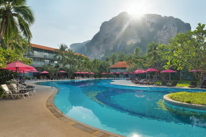 Aonang Villa Resort l Lifestyle Beachfront Resort