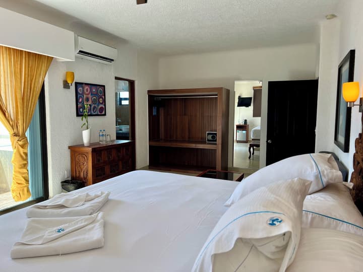 Pelicano Inn Playa del Carmen - Beachfront Hotel