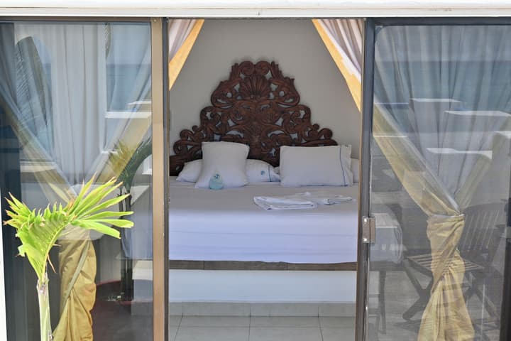 Pelicano Inn Playa del Carmen - Beachfront Hotel