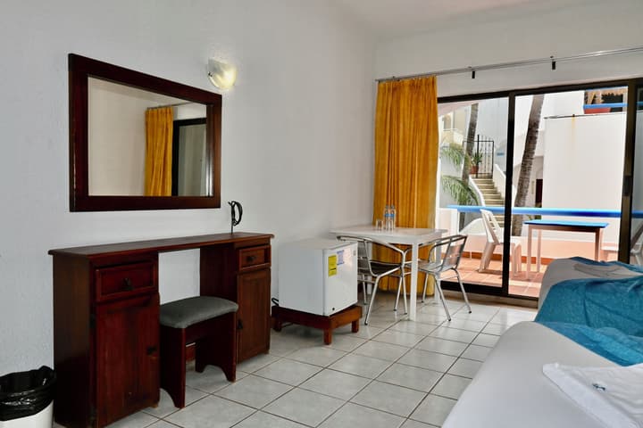 Pelicano Inn Playa del Carmen - Beachfront Hotel