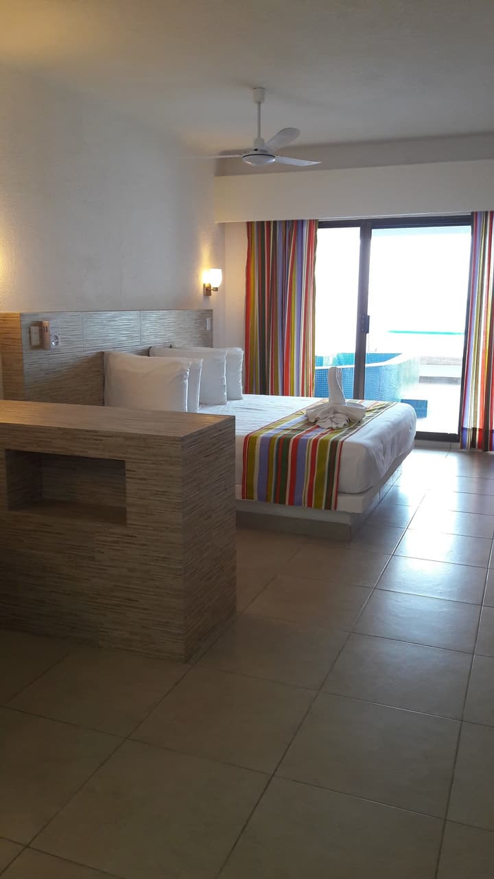 Pelicano Inn Playa del Carmen - Beachfront Hotel