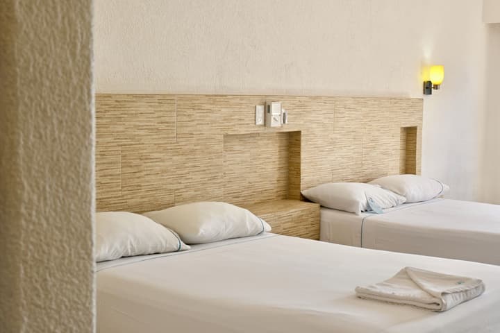 Pelicano Inn Playa del Carmen - Beachfront Hotel