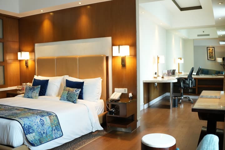 Crowne Plaza Hotel New Delhi Okhla by IHG