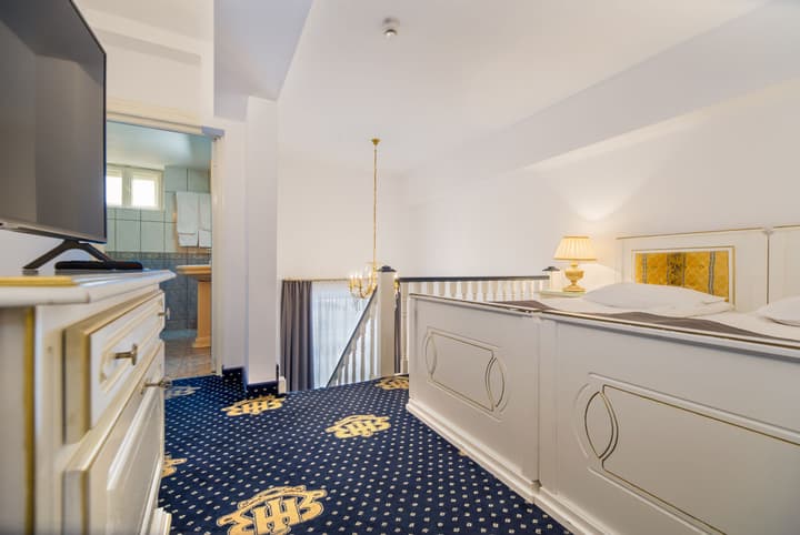 Hotel Imparatul Romanilor