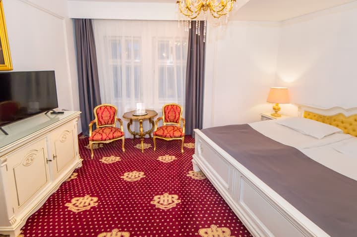 Hotel Imparatul Romanilor