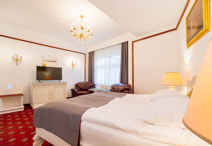 Hotel Imparatul Romanilor