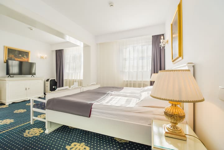Hotel Imparatul Romanilor
