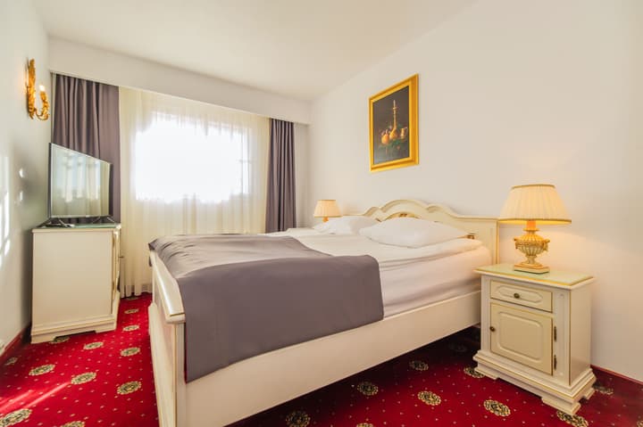 Hotel Imparatul Romanilor