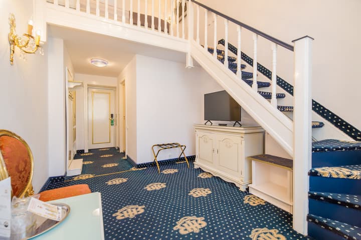 Hotel Imparatul Romanilor