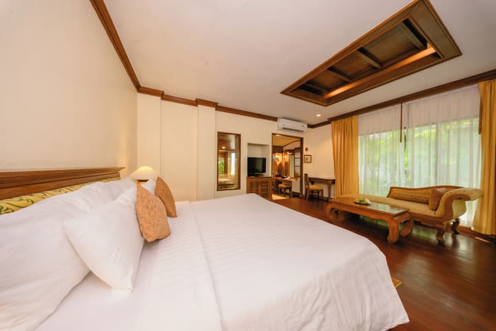Sand Sea Resort