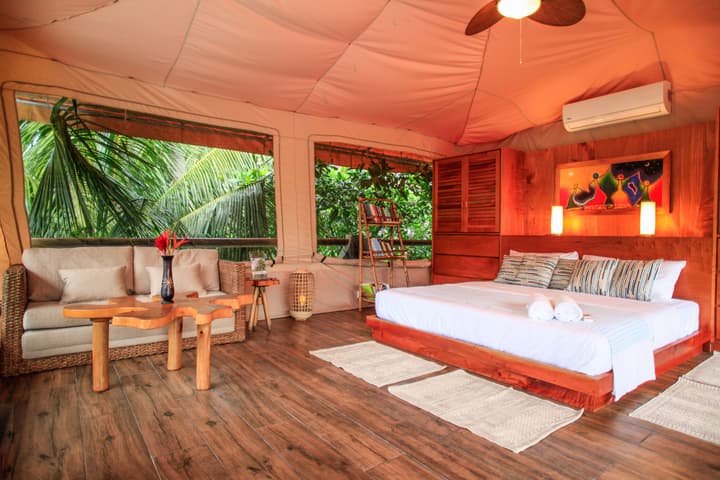 Hotel Tropico Latino