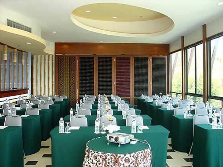 Bintang Flores Hotel