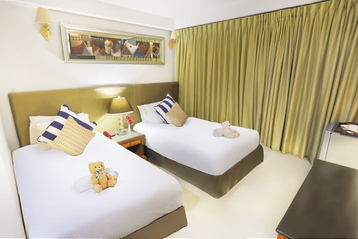 Diamond City Hotel