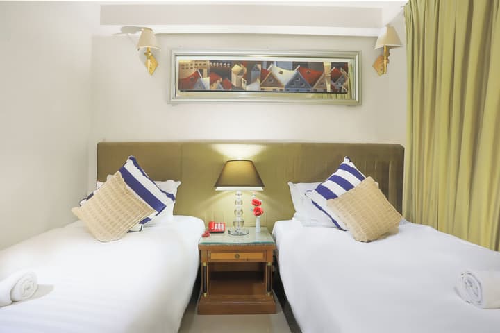 Diamond City Hotel