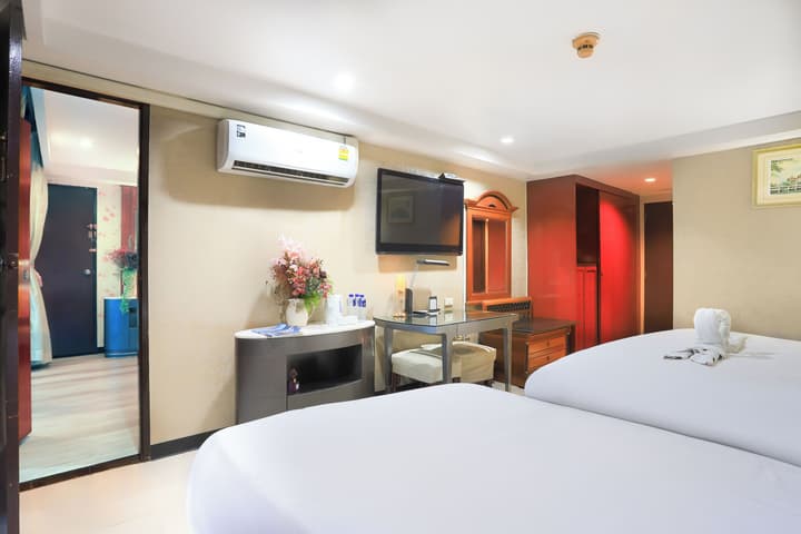 Diamond City Hotel