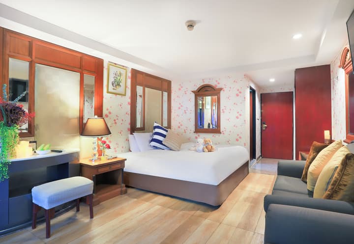 Diamond City Hotel