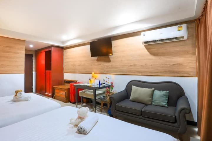 Diamond City Hotel