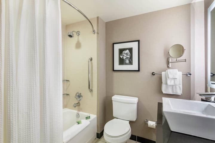Cambria Hotel Pittsburgh - Downtown