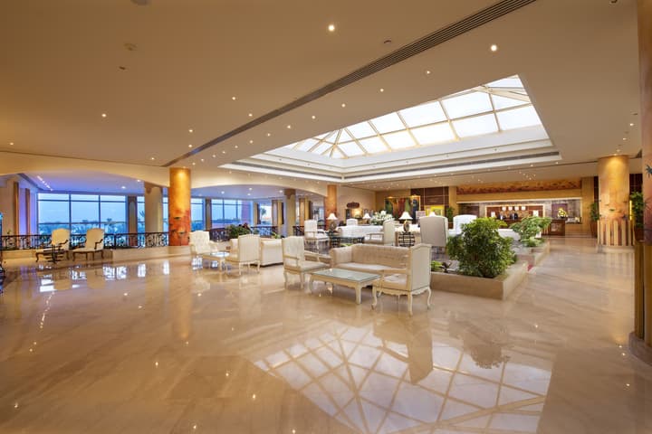 Amwaj Oyoun Resort & Casino