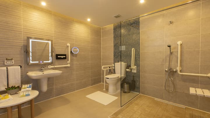 Amwaj Oyoun Resort & Casino