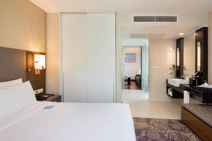 Radisson Suites Bangkok Sukhumvit